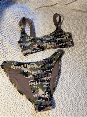 Skims swim